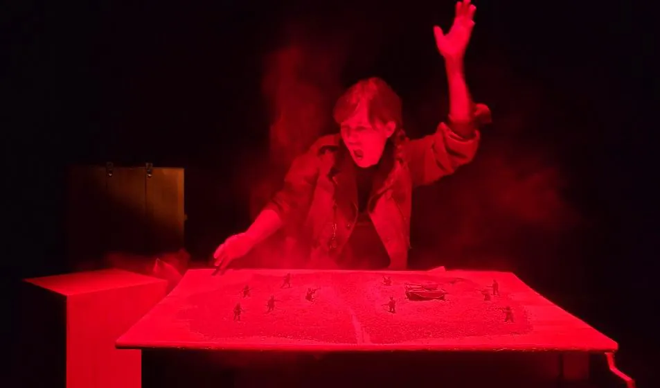 Scène en lumière rouge